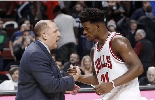 球手展开激 球手展开激