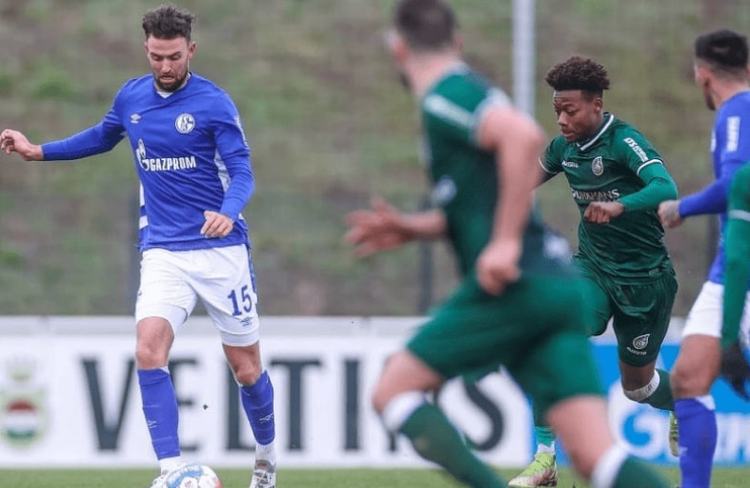 的表现一直 的表现一直