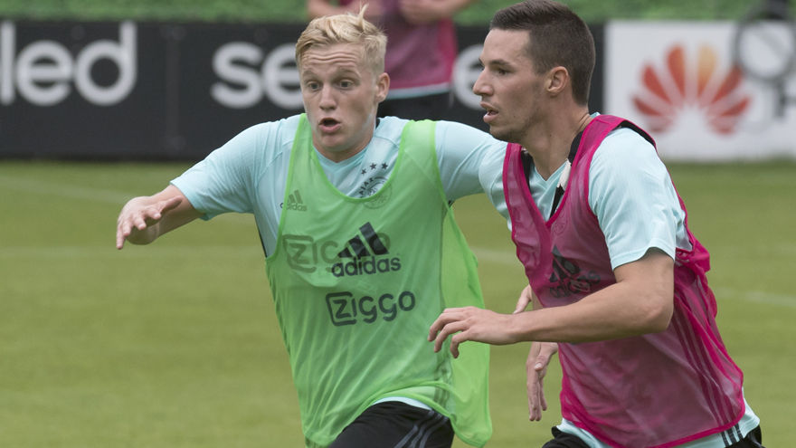 全场球迷为 全场球迷为