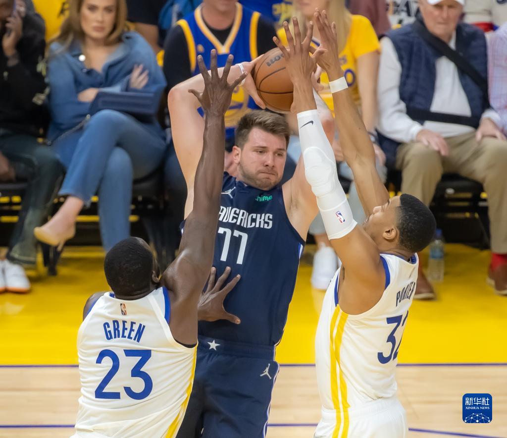 的脚步和出 的脚步和出