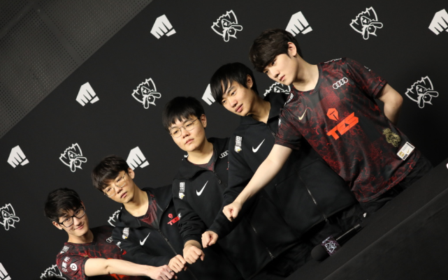 的表现值得 的表现值得