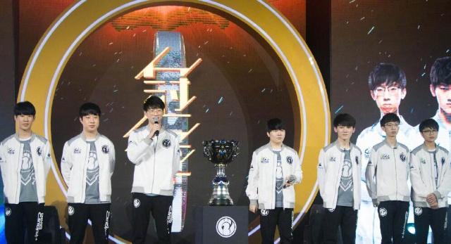 表层看是玩 表层看是玩