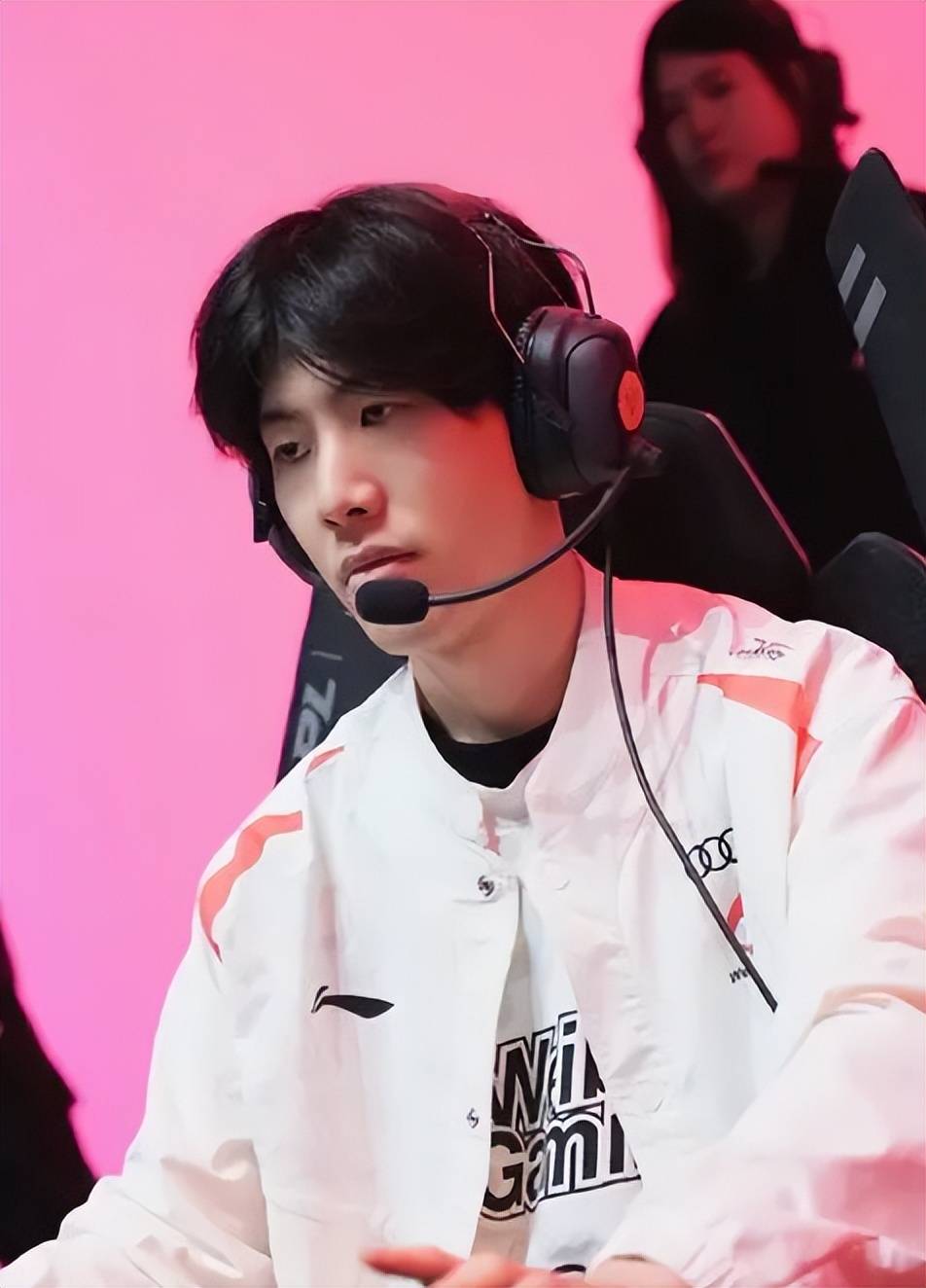 依靠前场支 依靠前场支